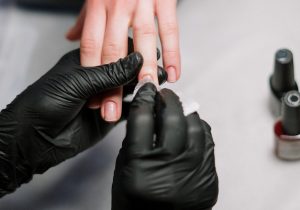 ongles nettoyés avant une pose